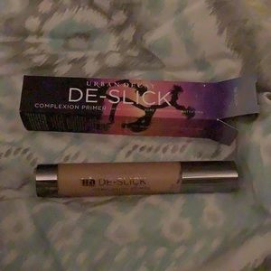 Urban Decay de-slick primer
